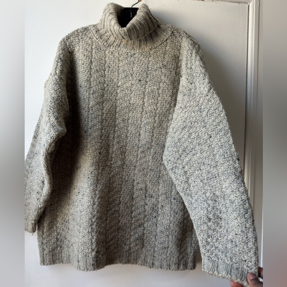 Vintage Gleneden Made in England Wool Cozy Gray Turtleneck Sweater - Picture 3 of 10